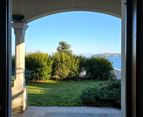 Egyedülálló villa közvetlenül a tenger mellett Umag környékén eladó - pic 5