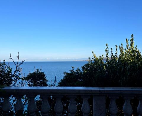 Egyedülálló villa közvetlenül a tenger mellett Umag környékén eladó - pic 12