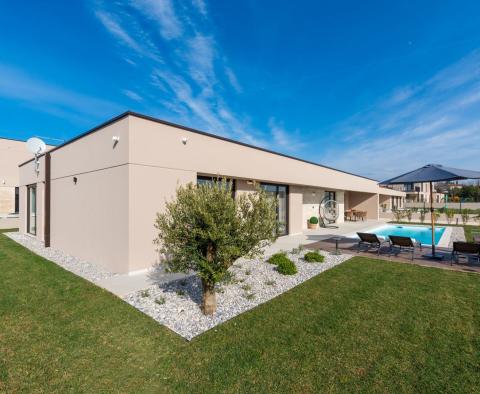 New villa of bespoke beauty in Poreč, for sale - pic 18