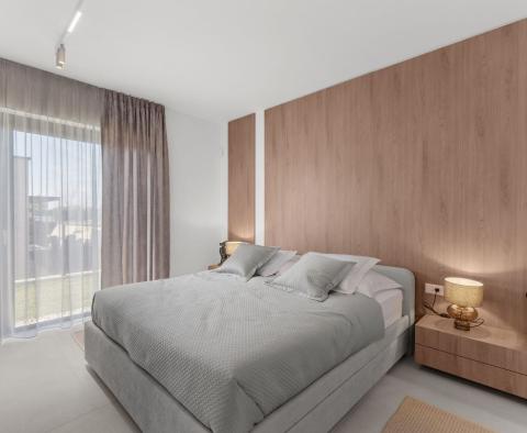 New villa of bespoke beauty in Poreč, for sale - pic 28