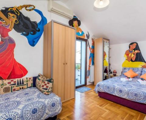 Zlevněné! Samostatně stojící dům s bazénem a výhledem na moře v Rijece, na prodej! - pic 10