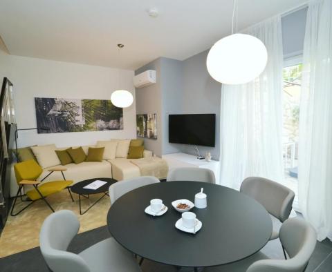 Exklusive Wohnung 50 m vom Meer entfernt in einer Residenz mit Innenpool in Lovran, zu verkaufen - foto 11
