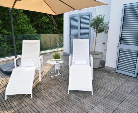 Exklusive Wohnung 50 m vom Meer entfernt in einer Residenz mit Innenpool in Lovran, zu verkaufen - foto 28