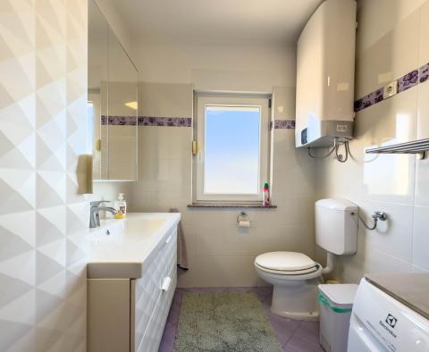 Apartament z 2 sypialniami i widokiem na morze w Zamet, Rijeka - pic 13