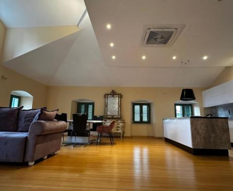 Appartement entièrement rénové à Opatija, à 50m de la mer, à vendre ! - pic 8