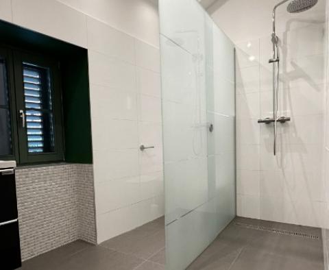 Appartement entièrement rénové à Opatija, à 50m de la mer, à vendre ! - pic 10