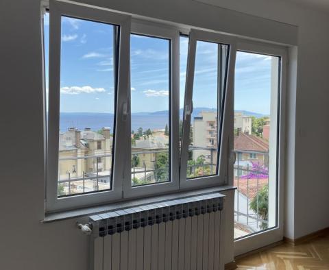 Grand appartement dans une villa austro-hongroise à Opatija avec parking et terrasse, à vendre - pic 18