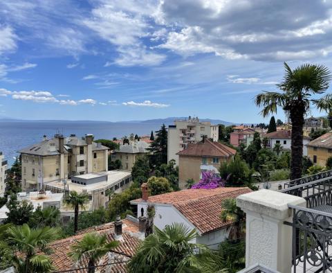 Grand appartement dans une villa austro-hongroise à Opatija avec parking et terrasse, à vendre - pic 3
