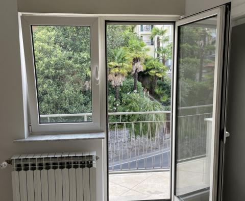 Grand appartement dans une villa austro-hongroise à Opatija avec parking et terrasse, à vendre - pic 32