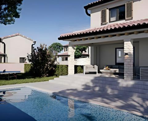 Haus mit Swimmingpool im Rohbaustadium, zu verkaufen - foto 3