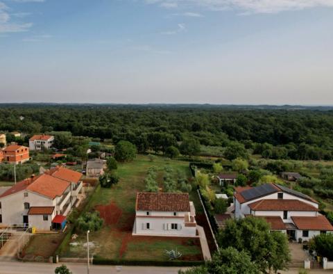 House with a spacious garden in Porec region, 5 km from the sea, for sale - pic 6
