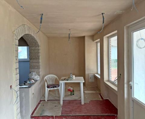 House with a spacious garden in Porec region, 5 km from the sea, for sale - pic 11