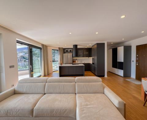 Appartement moderne avec piscine privée, grande terrasse et vue sur la mer en plein centre d'Opatija, à vendre - pic 9