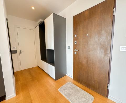 Appartement moderne avec piscine privée, grande terrasse et vue sur la mer en plein centre d'Opatija, à vendre - pic 10
