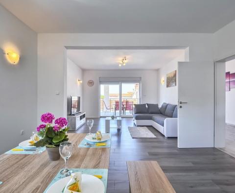 Appartement avec 4 chambres à Ližnjan, à vendre - pic 2