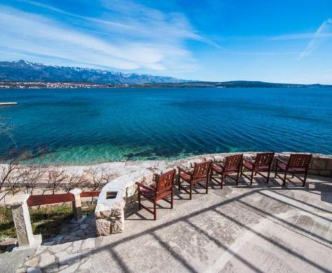 První linie nového hotelu u pláže na prodej v oblasti Zadaru s lázeňským centrem! - pic 5