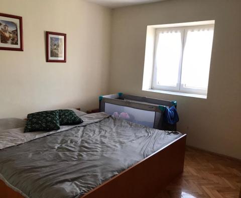 Kamenný dům na skvělém místě v Medulinu, 1 km od moře, na prodej - pic 15