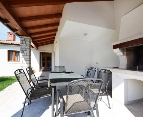 Vila v Sveti Lovreč, ideální k pronájmu, na prodej - pic 37