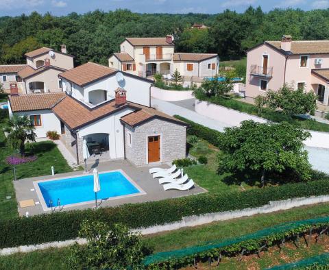 Vila v Sveti Lovreč, ideální k pronájmu, na prodej - pic 44