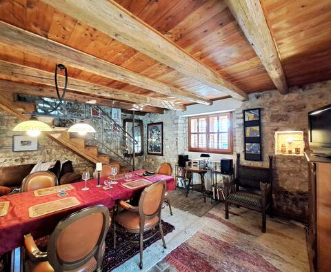 Renovated stone fairytale villa with swimming pool in Vabriga, Porec, for sale - pic 5
