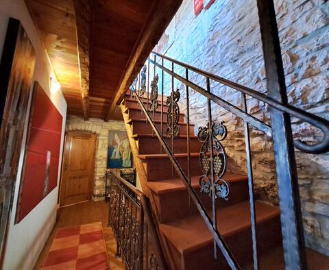 Renovated stone fairytale villa with swimming pool in Vabriga, Porec, for sale - pic 18
