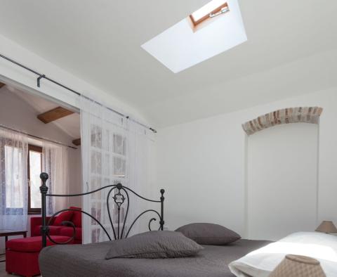 Ideal zum Mieten - möblierte Wohnung in der Altstadt von Rovinj, zu verkaufen - foto 12