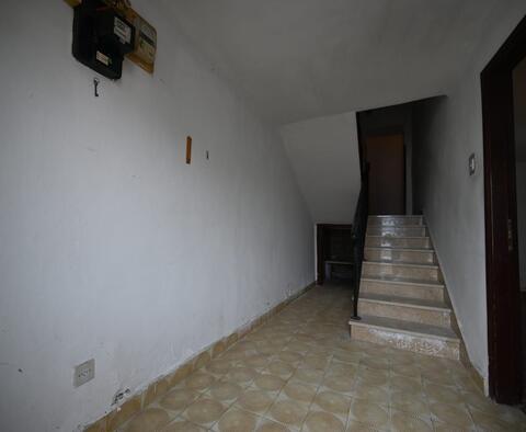  Bâtiment ancien unique dans le centre de Vrsar avec espace de bureau en bord de mer, à vendre ! - pic 4