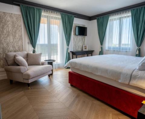 Hôtel familial moderne avec restaurant professionnel et vue panoramique à Buje, à vendre - pic 21