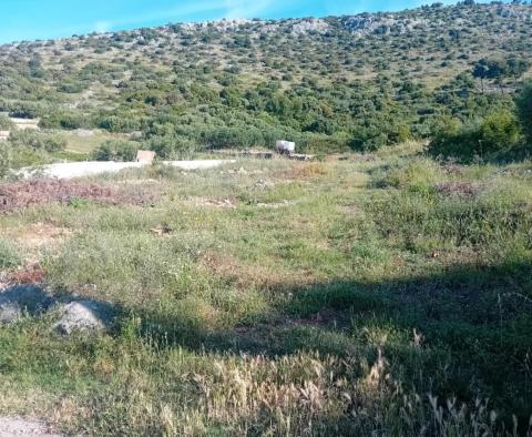 Terrain urbain dans la région de Trogir, avec vue sur la mer, à vendre - pic 14