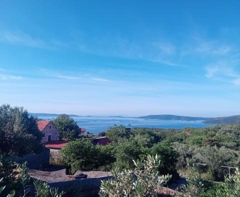 Terrain urbain dans la région de Trogir, avec vue sur la mer, à vendre - pic 18