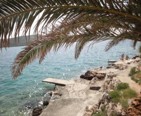 Well positioned on a green peninsula seafront villa with an entry to the beach, Croatia - pic 11
