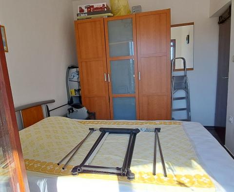 Maison bon marché à vendre à Novi Vinodolski, à 300 m de la mer - pic 18