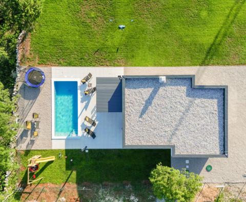 Új bájos villa medencével a labini térségben eladó - pic 6