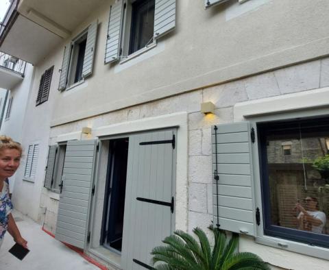 Authentic style house in Kastel Novi, 70m from the sea, for sale - pic 2