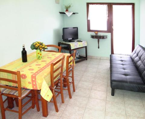 Haus in Grebastica, 1. Reihe zum Meer, zu verkaufen - foto 19