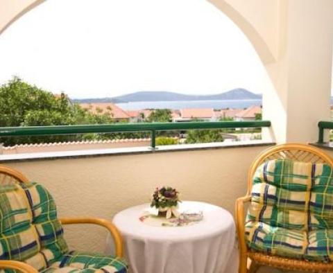 Krásný mini-hotel ve Vodicích s bazénem pro 5 ubytovacích jednotek, výhled na moře, Šibenik - pic 2