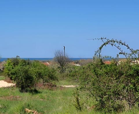 Geräumiges Baugrundstück in attraktiver Lage in Poreč zu verkaufen - foto 5