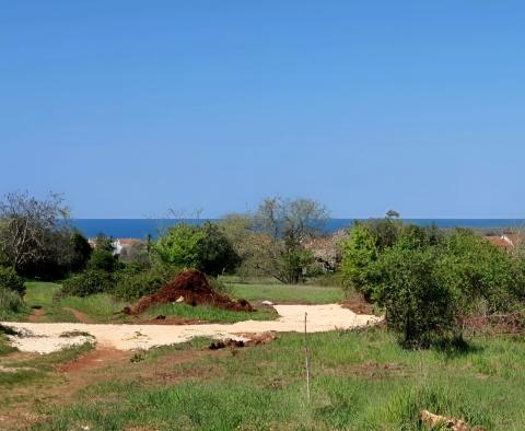 Geräumiges Baugrundstück in attraktiver Lage in Poreč zu verkaufen - foto 6