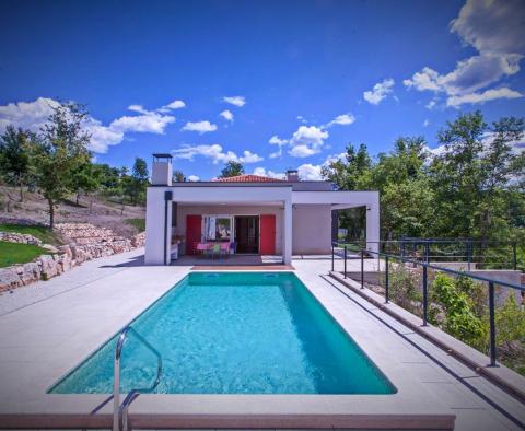 Villa medencével Motovun eldugott helyén, egy nagy területen, eladó - pic 9