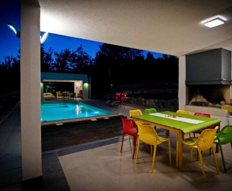 Villa medencével Motovun eldugott helyén, egy nagy területen, eladó - pic 30