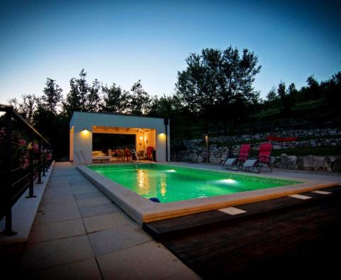 Villa medencével Motovun eldugott helyén, egy nagy területen, eladó - pic 34