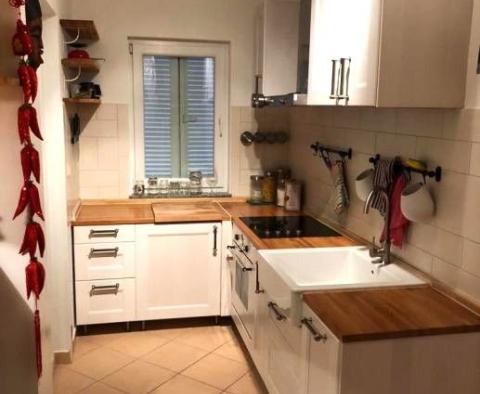 Appartement duplex spacieux à Krk avec vue sur la mer et l'île de Cres, à vendre - pic 8