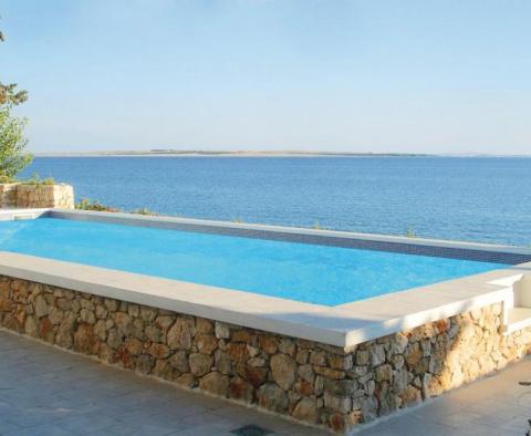 Une alternative parfaite à l'intimité sur l'île - magnifique villa en bord de mer sur la péninsule de Pag sur le continent - pic 6