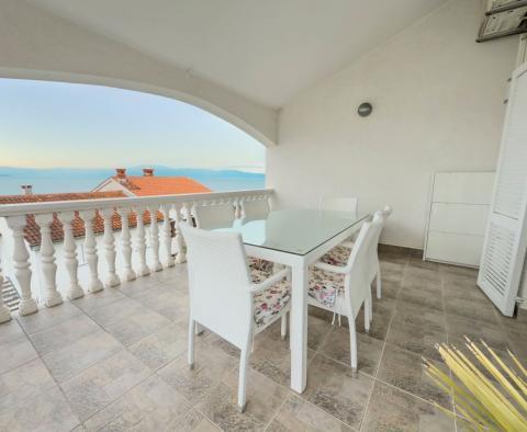 Fantasztikus 2 hálószobás apartman tengerre néző kilátással Njivicében, Krk-en, eladó - pic 16