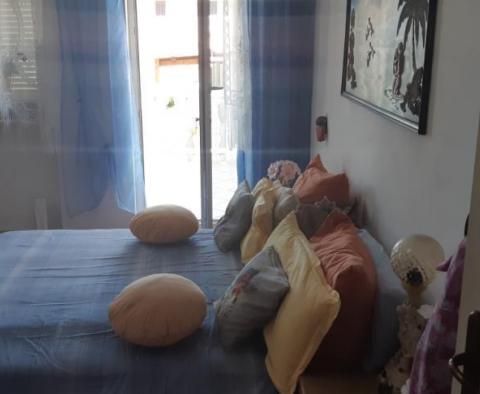 Super mini-hôtel à seulement 50 mètres de la mer sur Ciovo, près de la célèbre ville de Trogir - pic 15