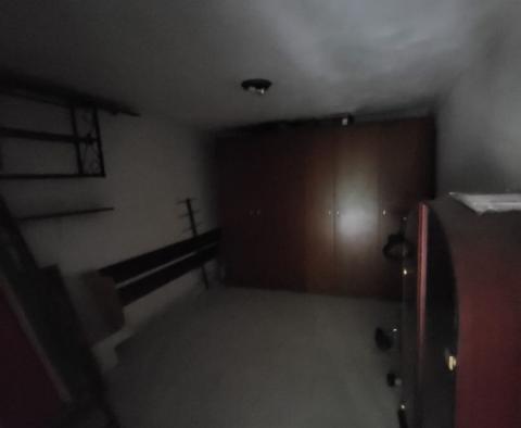 Ház Posedarjében, szinte az első vonalban a tengerhez, eladó - pic 16