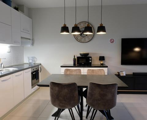 Appartement avec piscine et terrasse à Seget Donji, Trogir, à vendre - pic 12