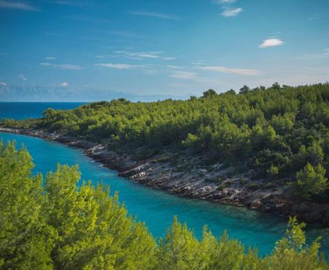 Belle propriété touristique avec 8 appartements en bord de mer à Hvar, à vendre - pic 4