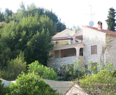 Villa zum Verkauf auf der Insel Brac, Splitska - foto 7