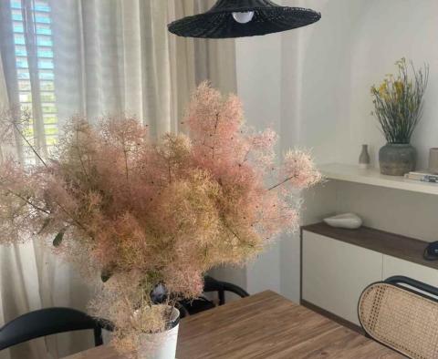 Új építésű villa medencével Bilicében, Sibenikben, a tenger mellett, eladó - pic 25